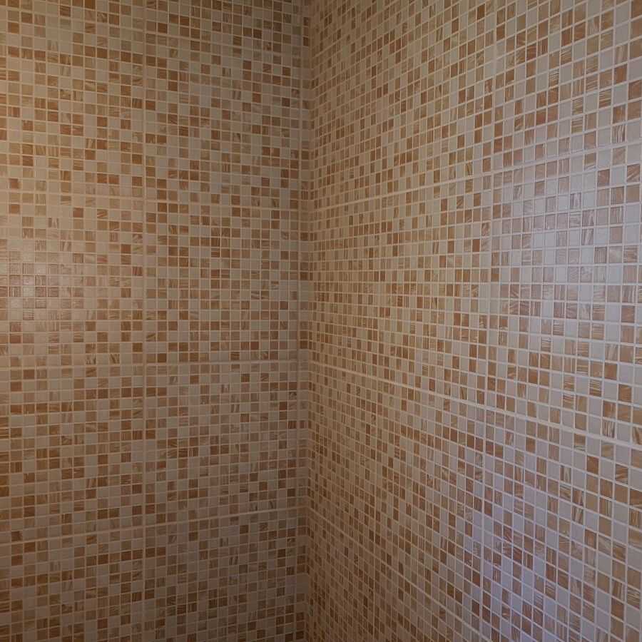 Fürdőszoba burkolása mozaik csempével